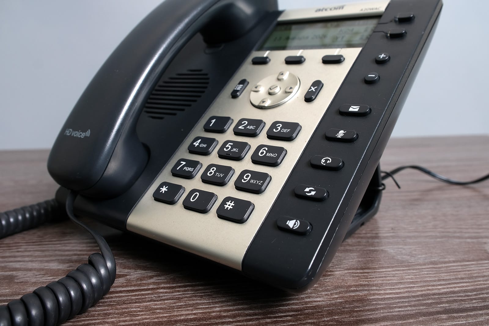 VOIP телефон ATCOM A20WAC с Wi-Fi, 6 аккумуляторов, G.722, OpenVPN.