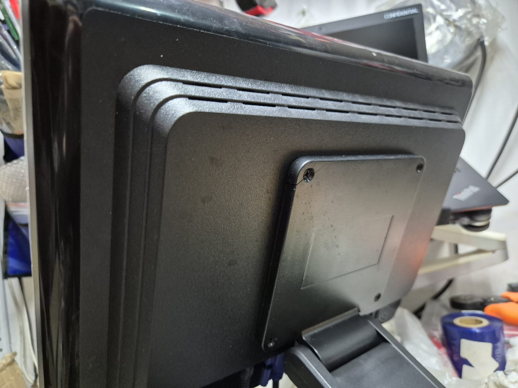 Монитор 15 дюймов с сенсорным экраном, подключение VGA и USB для кассовых систем.